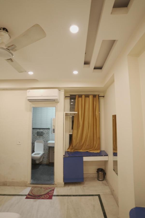 Hotel Leo Continental New Delhi Exterior foto