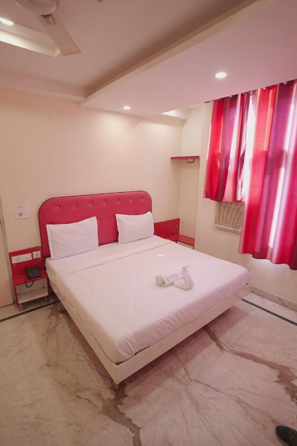 Hotel Leo Continental New Delhi Exterior foto